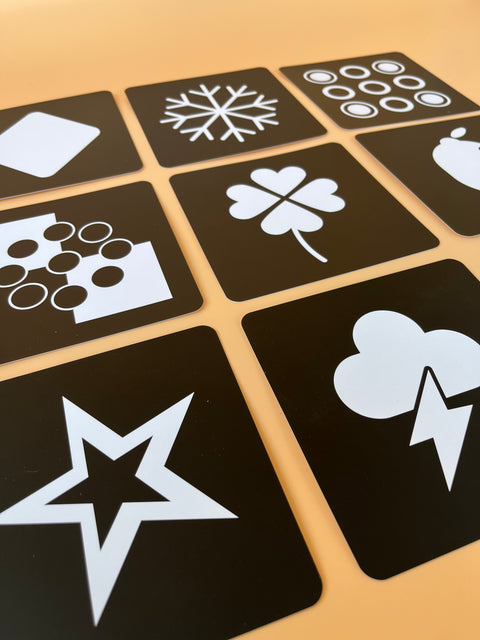 Baby visual stimulation and developmental cards (0-3 months)
