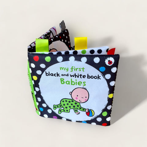 First books: Black and white cloth book (Babies)