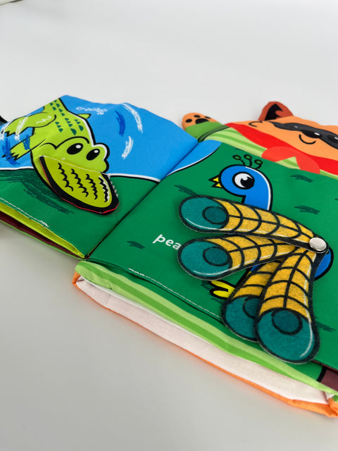 Hand puppet cloth book (Jungle adventure)